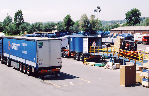 Servizio di carico scarico container