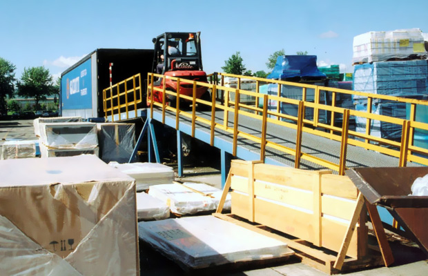 CONTAINER LOADING AND UNLOADING service